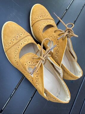 Vintage handmade leather Oxford Women's Tan Suede Cutout Lace-Up chunky Heels